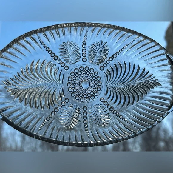 Vintage Anchor Hocking Feather and Pearl Oval Relish Dish - Picture 1 of 5